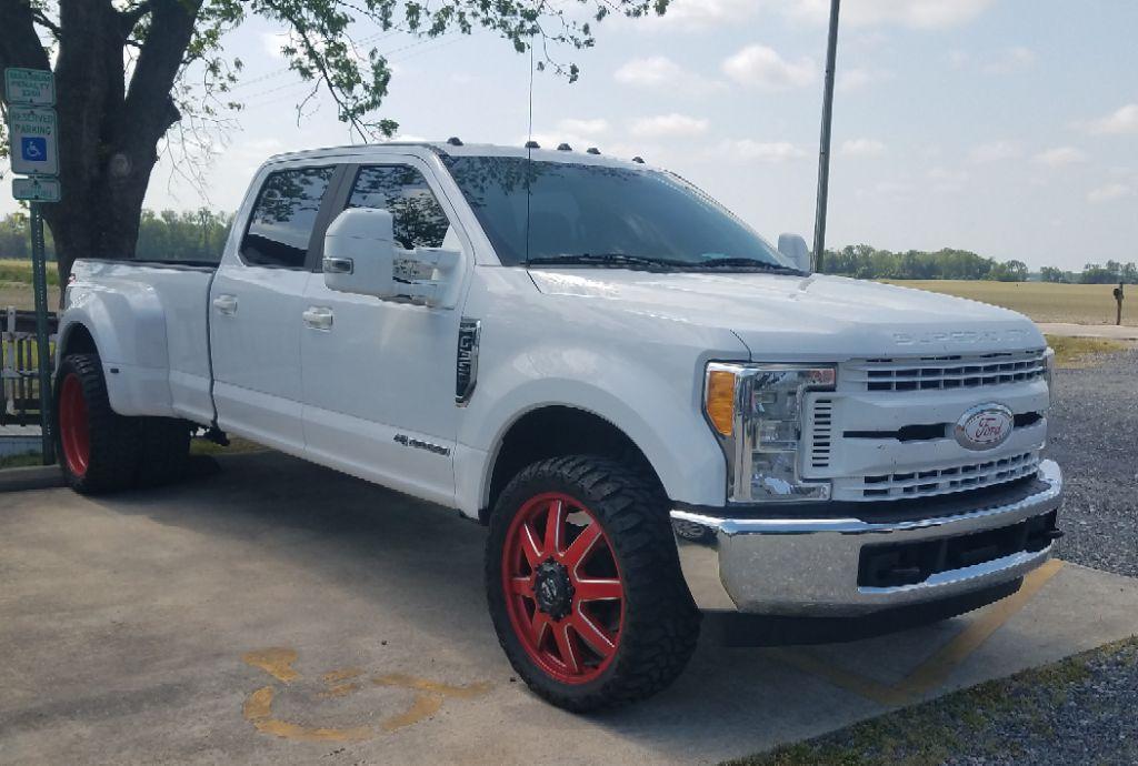 2017 Ford F-350 Super Duty XL photo 2