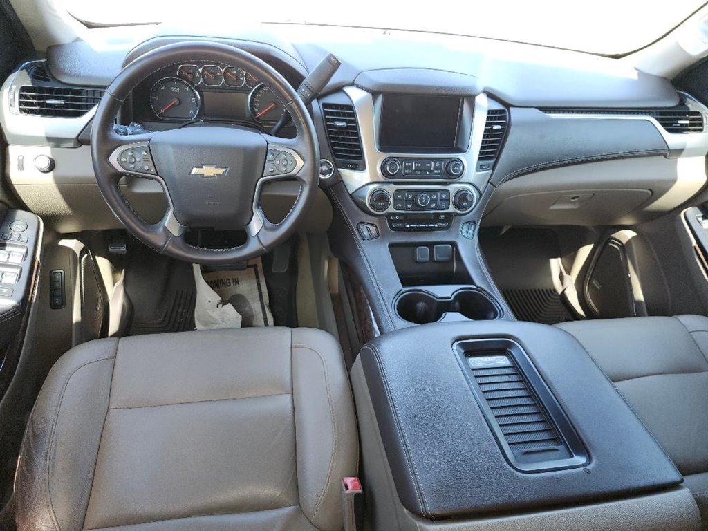 2017 Chevrolet Suburban LT - Photo 6